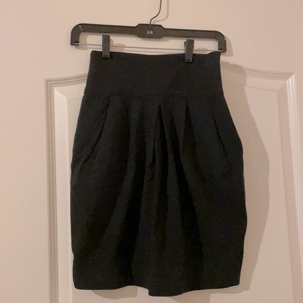 Theory skirt with pockets